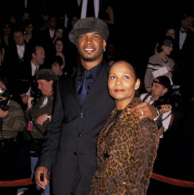 A picture of Lisa Thorner and her former husband Damon Wayans together.